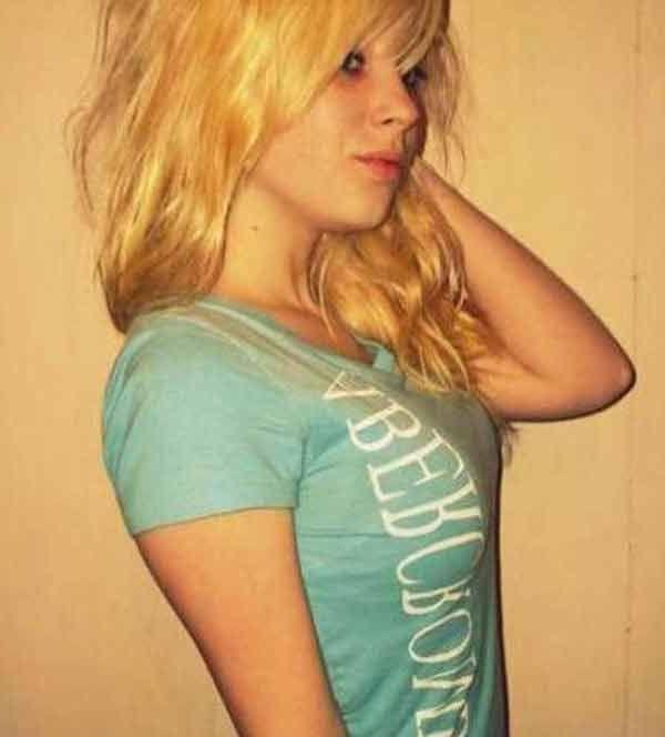 14P Pictures of hot teen girlfriends showing their bodies