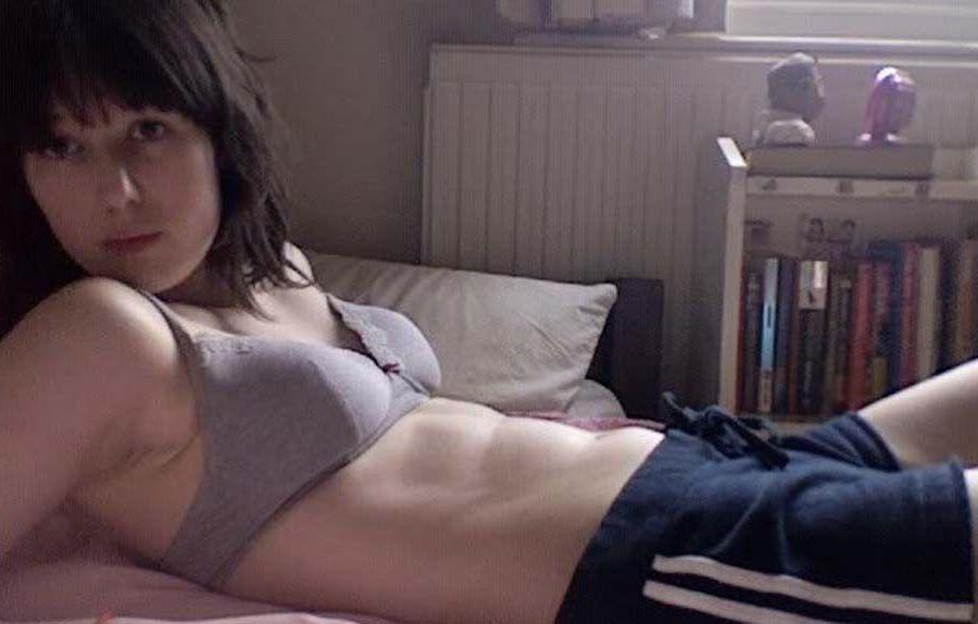 15P Pictures of girlfriends getting naked on cam