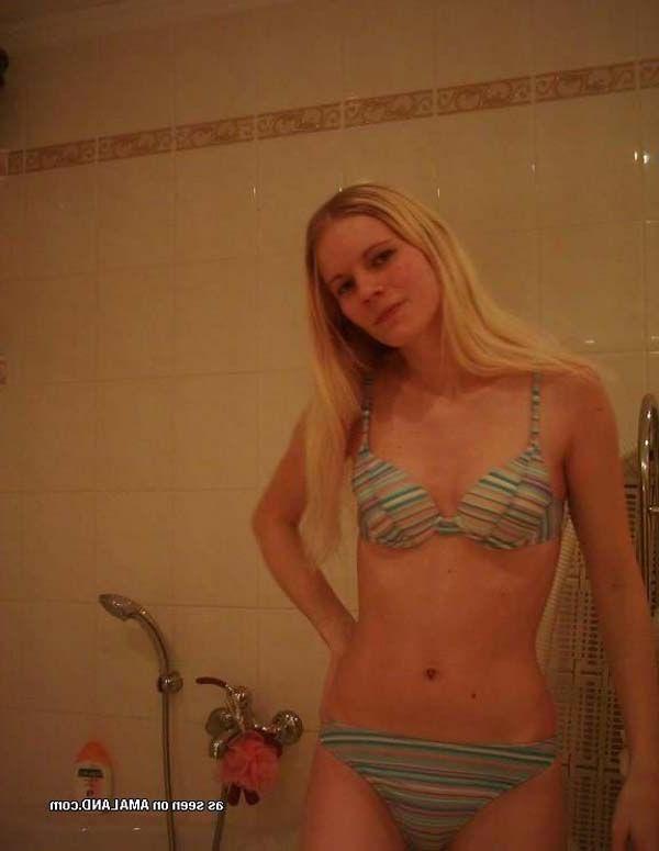 15P Pictures of hot girlfriends getting naked on camera