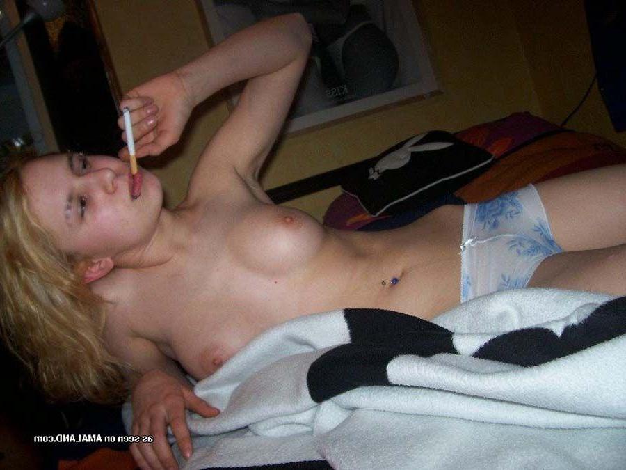 15P Pictures of hot amateur girlfriends nude in front of the camera
