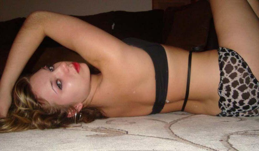 15P Pictures of hot teen girlfriends showing off