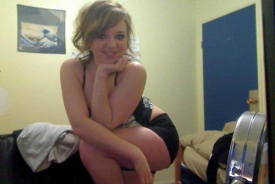 15P Pictures of hot teen girlfriends showing off