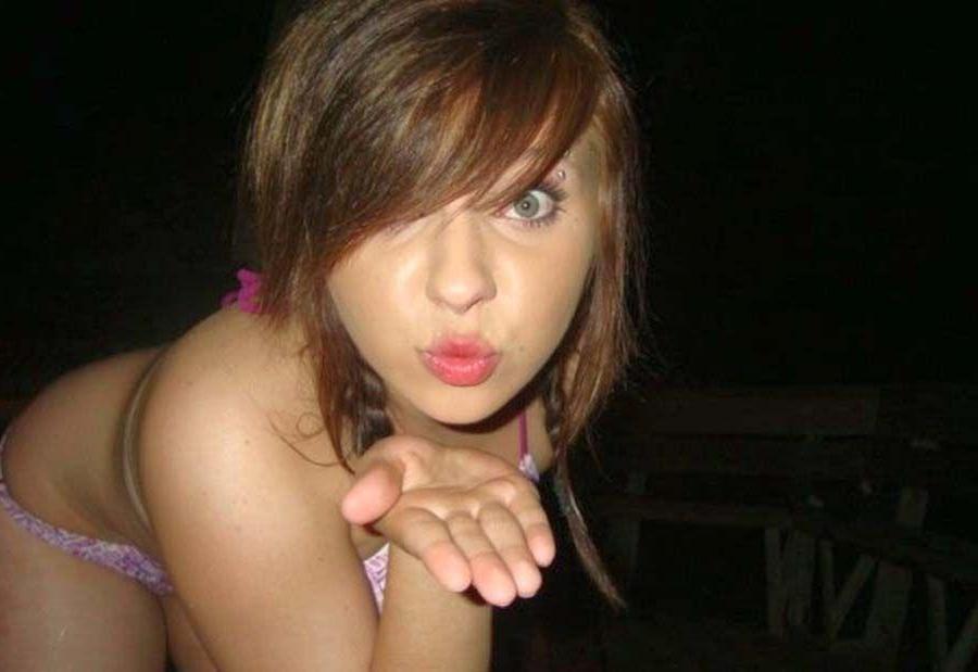 15P Pictures of hot teen girlfriends showing off