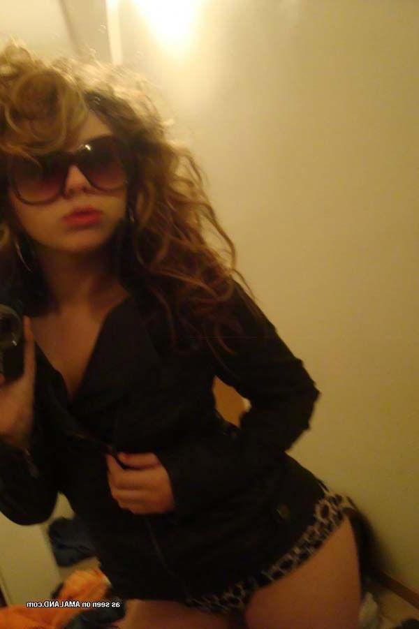 15P Pictures of hot teen girlfriends showing off