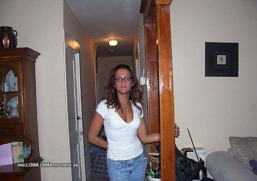 15P Pictures of hot girlfriends showing their bodies on cam