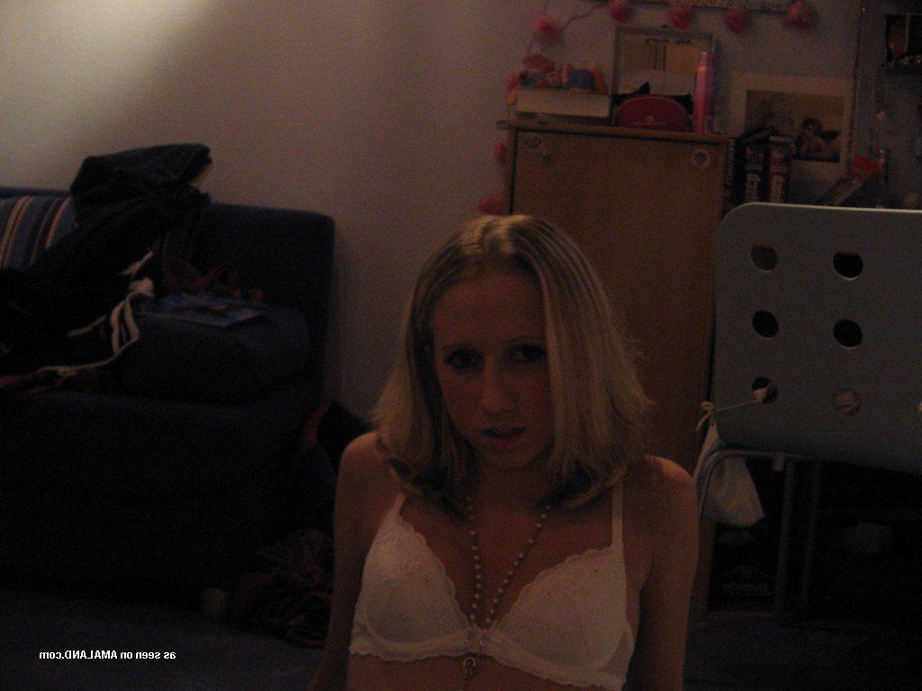 15P Pictures of hot teen girls caught on cam