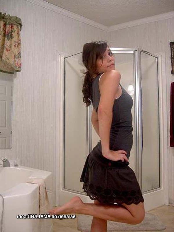 15P Pictures of hot teen girlfriends taking pics of themselves