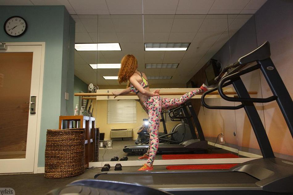8P Redhead coed Wendy Patton shows you how fit her tight college body is