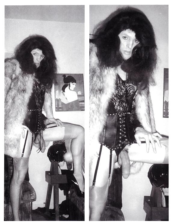 25P Random CDs in fur