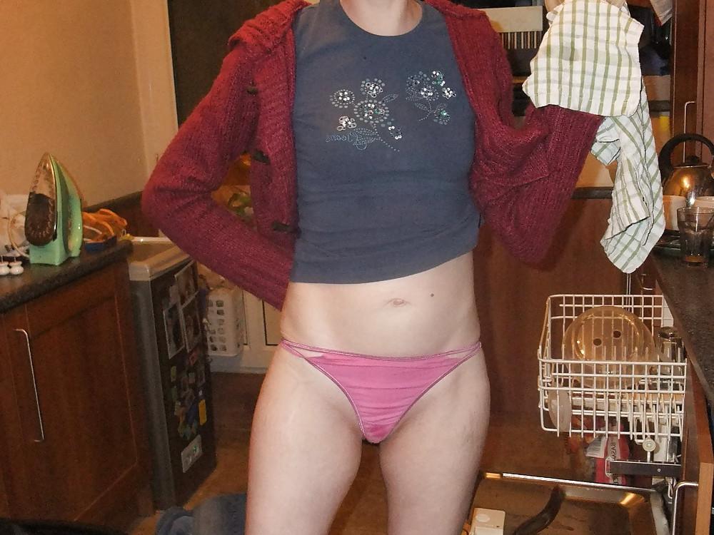 12P Married lynne .... needs comments to over come shyness xxx