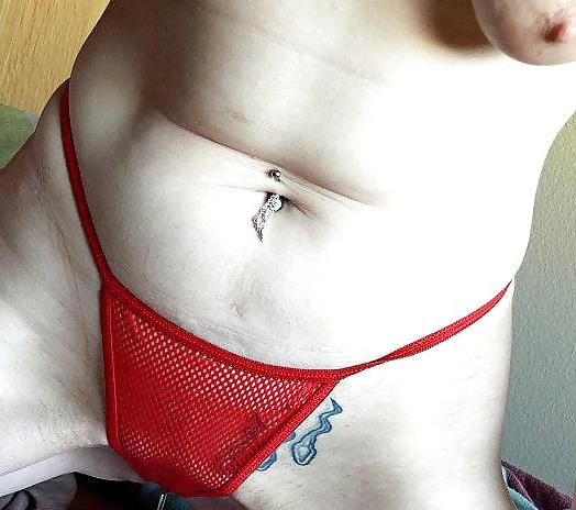 25P Red or pink panties
