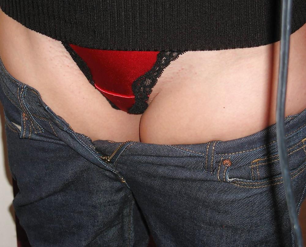 25P Red or pink panties