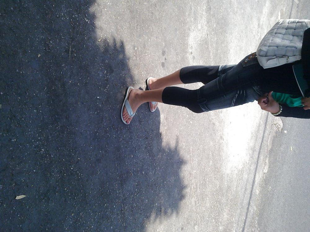25P Feet 4