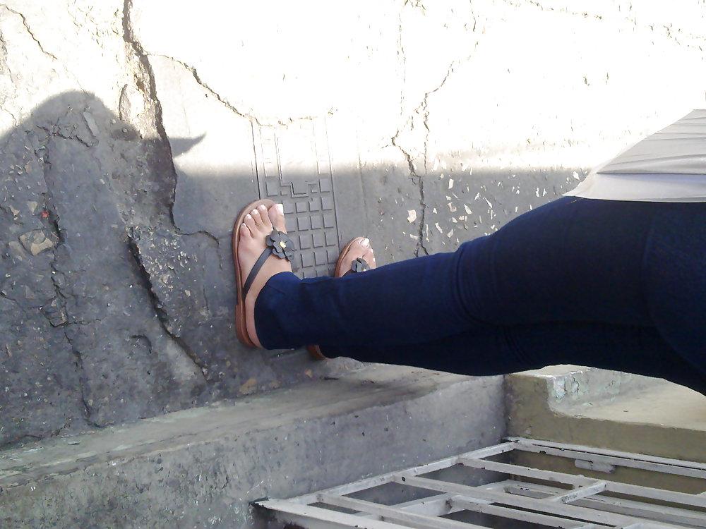 25P Feet 4