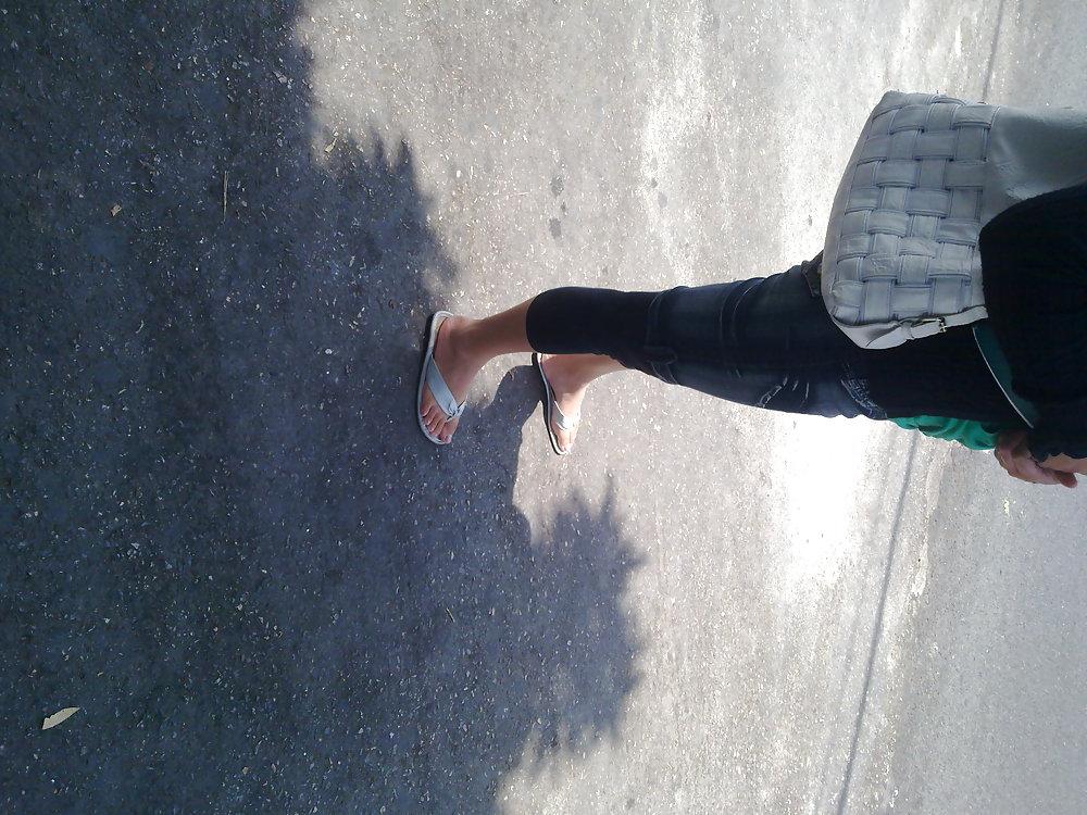 25P Feet 4