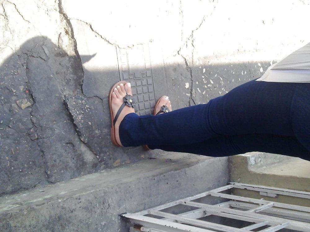 25P Feet 4