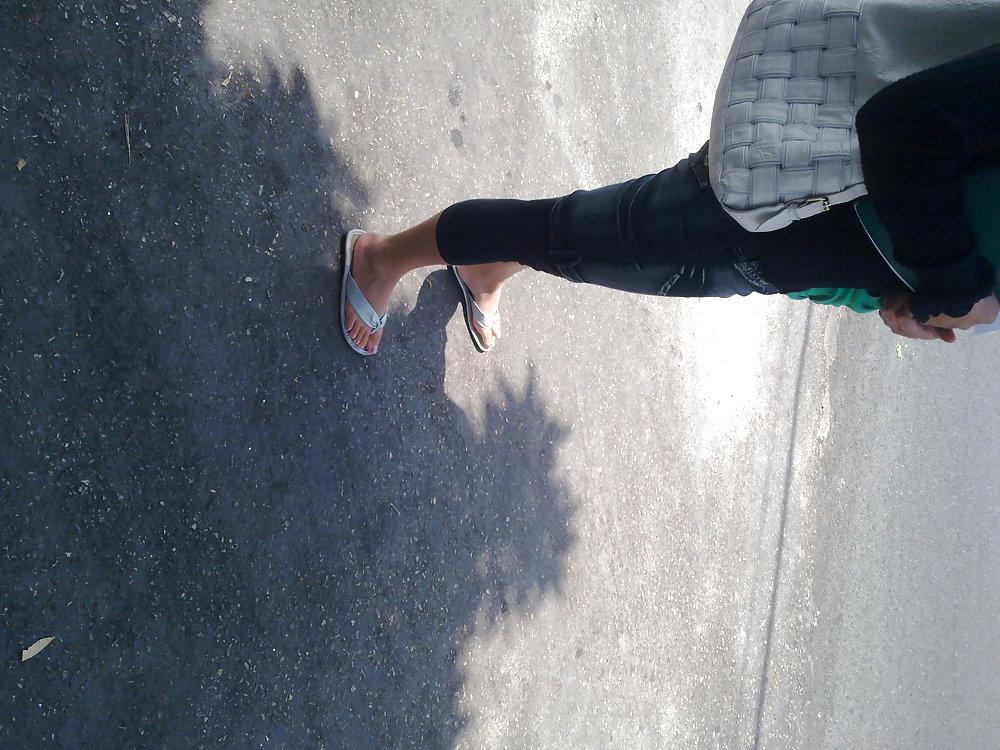 25P Feet 4