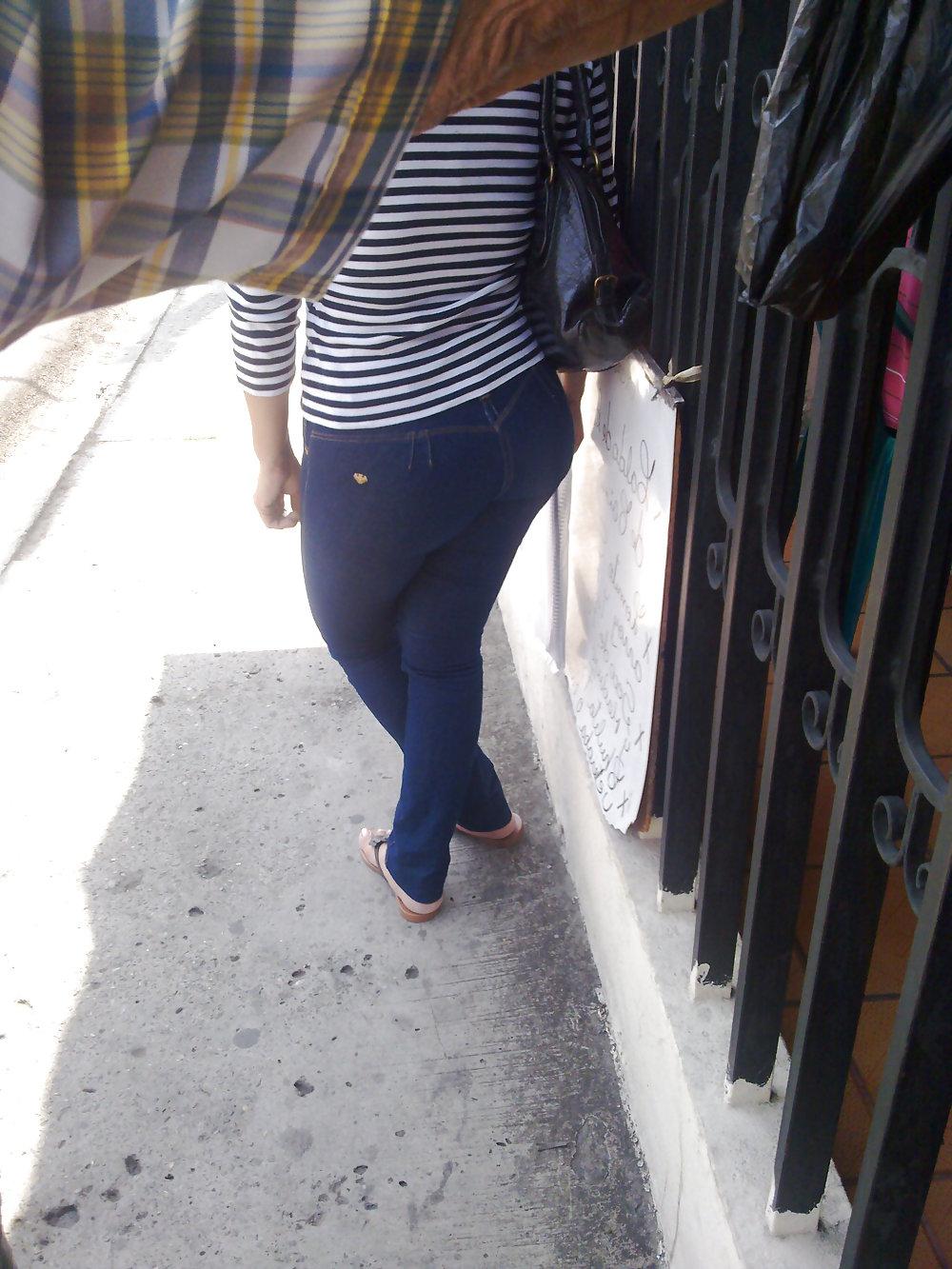 25P Feet 4