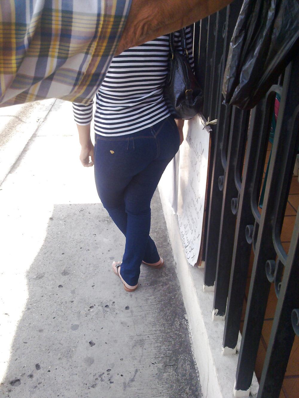 25P Feet 4