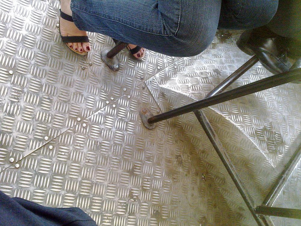 25P Feet 4