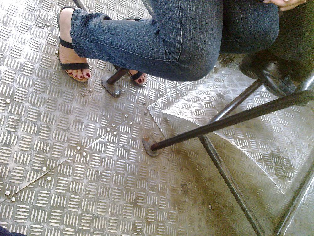 25P Feet 4