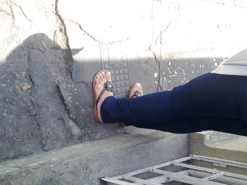 25P Feet 4