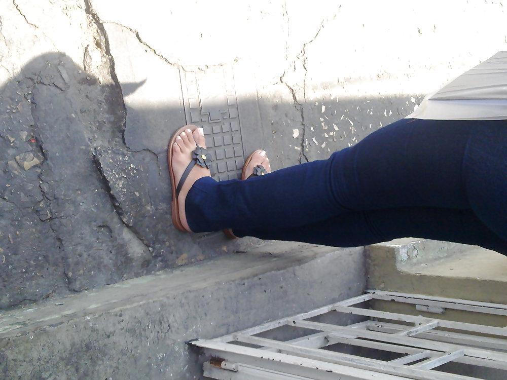 25P Feet 4