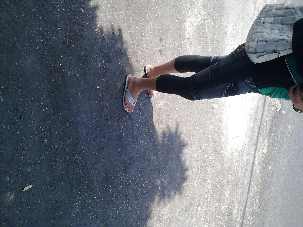 25P Feet 4