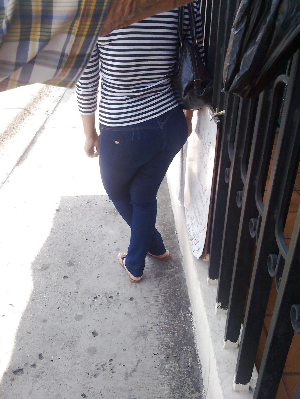 25P Feet 4