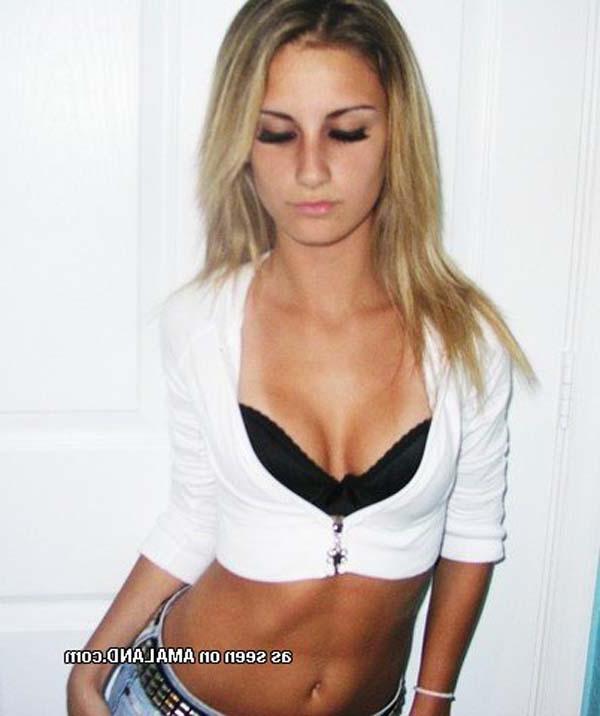 16P Picture selection of a hot sexy amateur babe showing off on cam