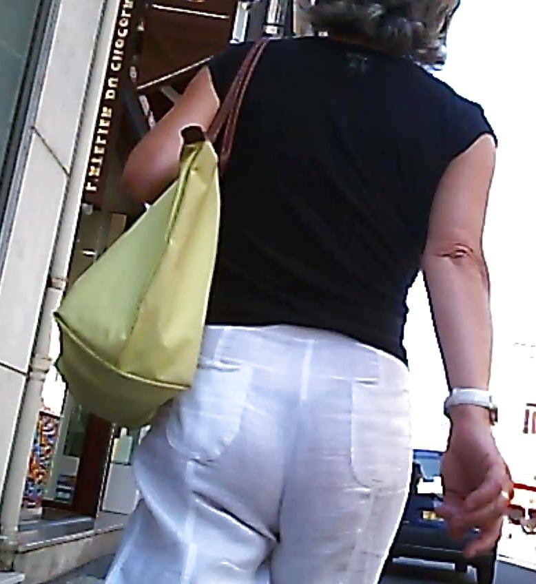 10P Candid street flashing
