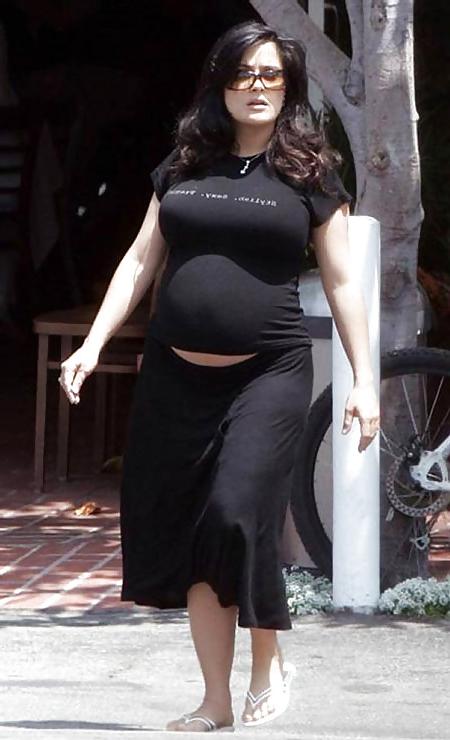8P Salma Hayek with a big belly.