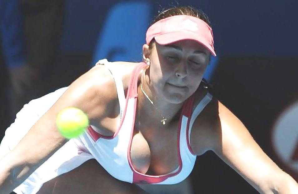 22P Beautiful Tennis Babes 4 By TROC
