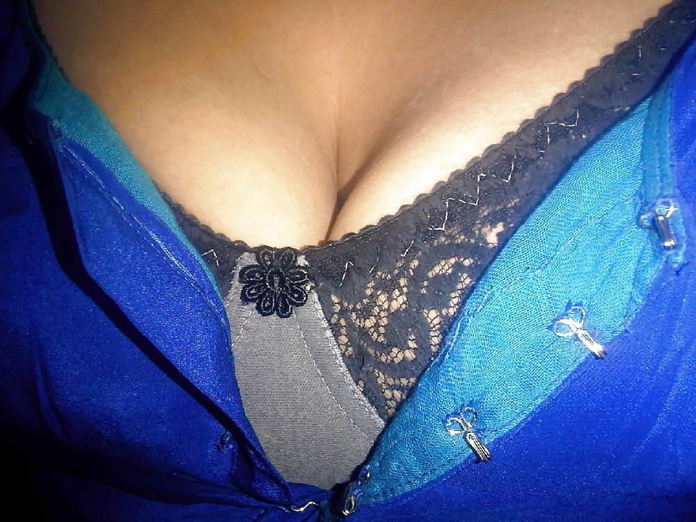 25P Luton Paki housewife