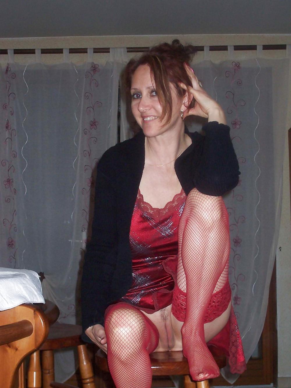 25P HORNY HOUSEWIFE SYLVIE