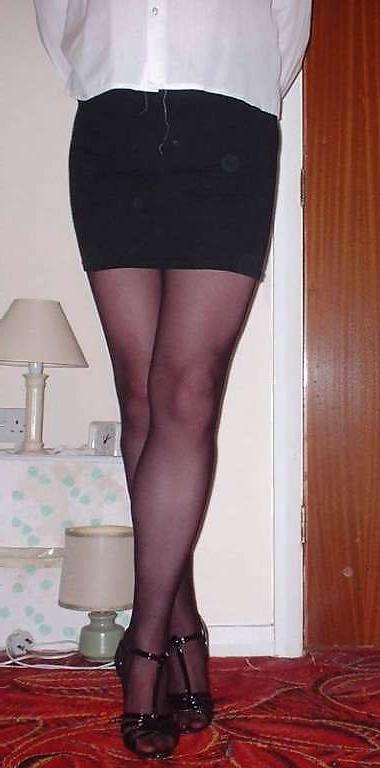 21P Short tight skirts