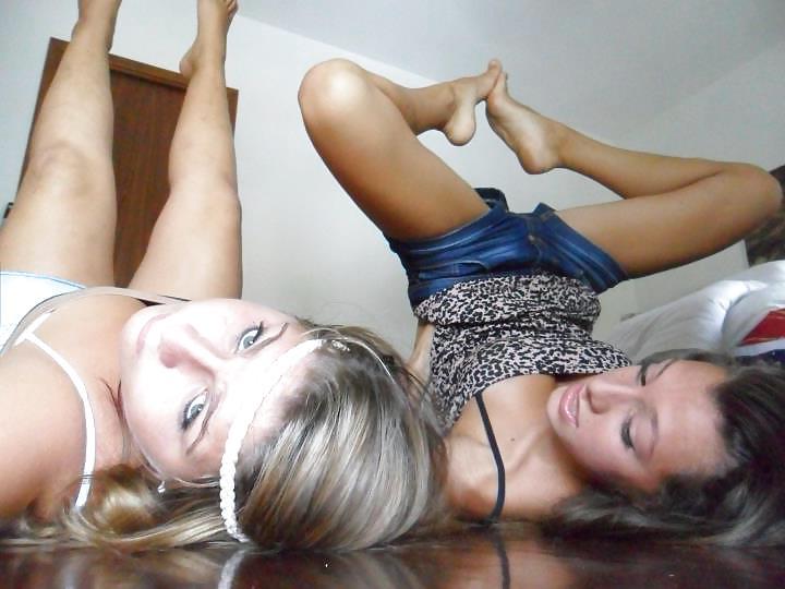 23P Horny Teen babes - Which one has the best tits ?
