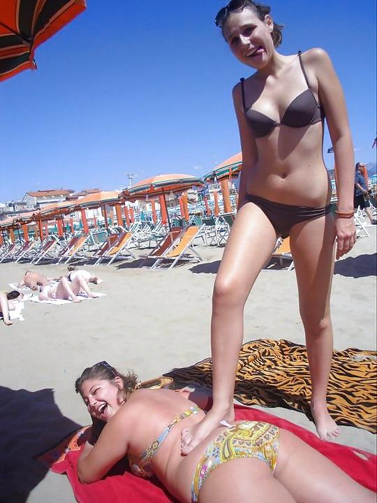 23P Horny Teen babes - Which one has the best tits ?