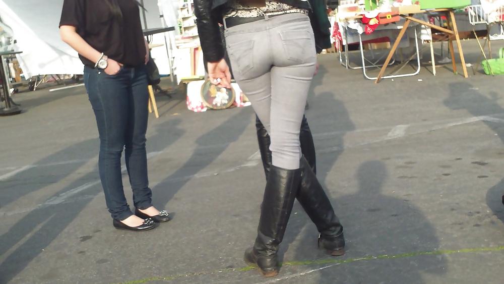 25P Following teen butts & ass in tight jeans 