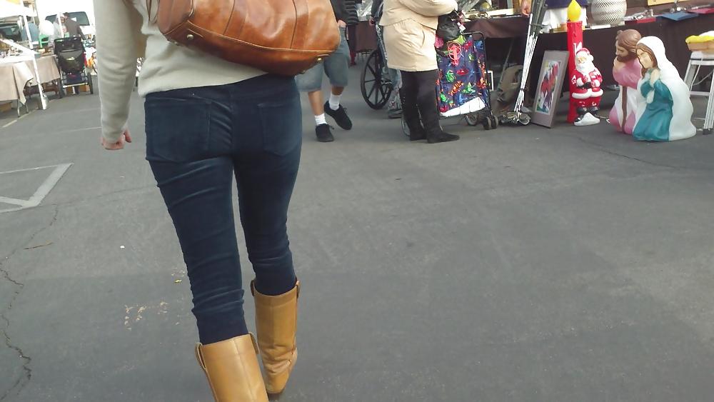 25P Following teen butts & ass in tight jeans 