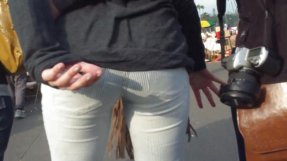 25P Following teen butts & ass in tight jeans 