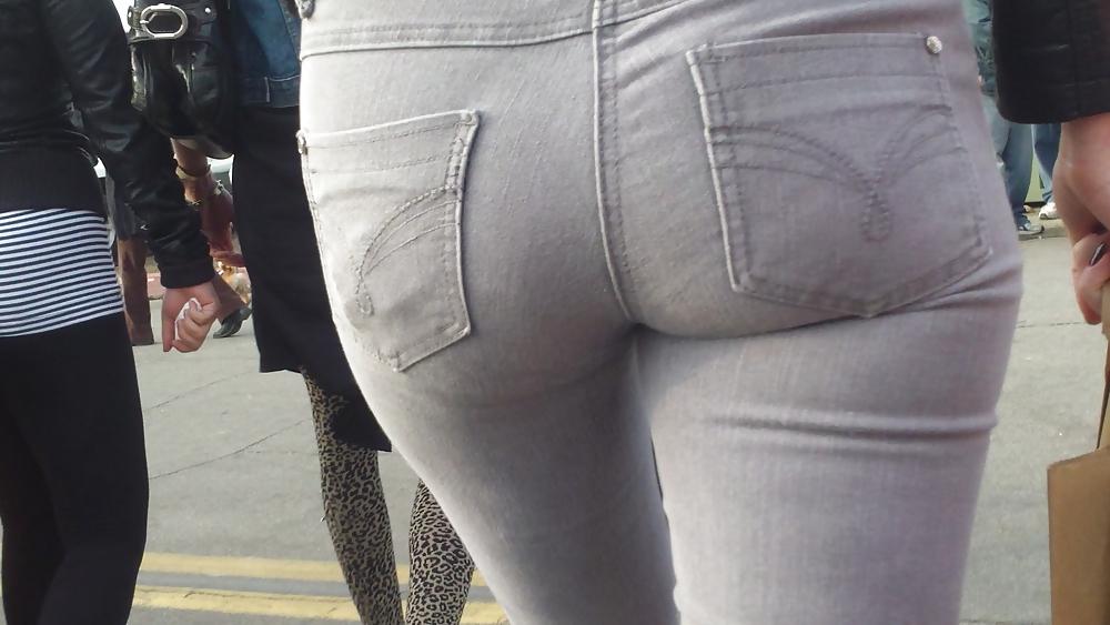 25P Following teen butts & ass in tight jeans 