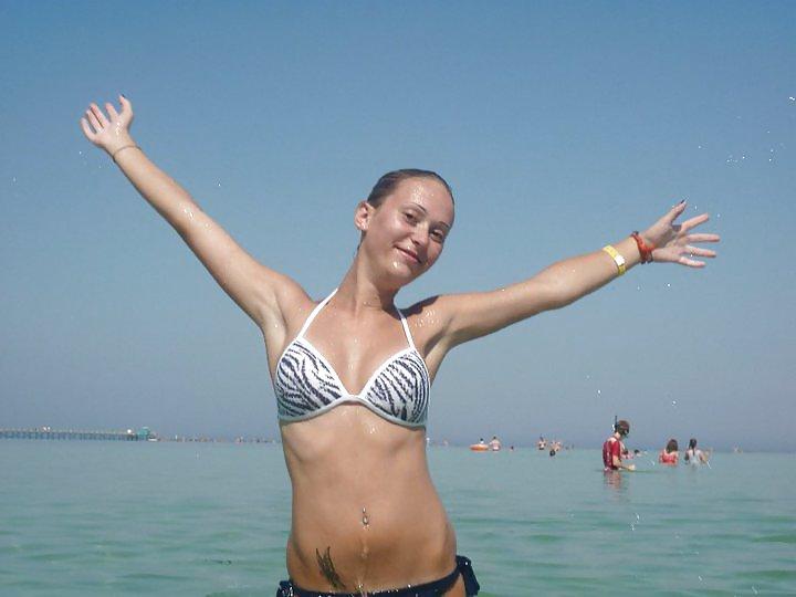 17P Horny sluts - comment if hairy or shaved 02