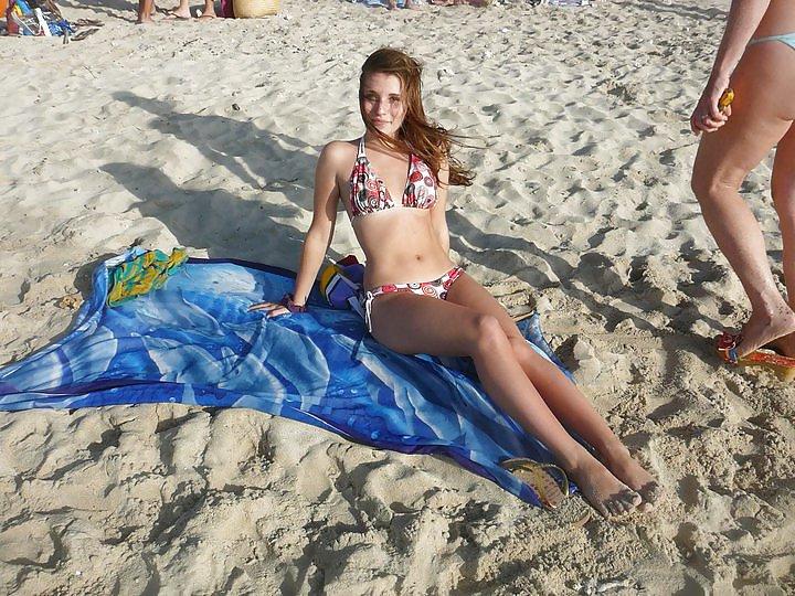 17P Horny sluts - comment if hairy or shaved 02