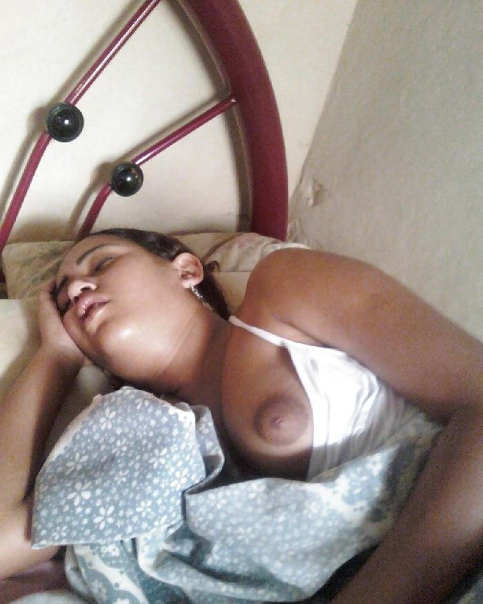 7P Fotos de una amiga dormida