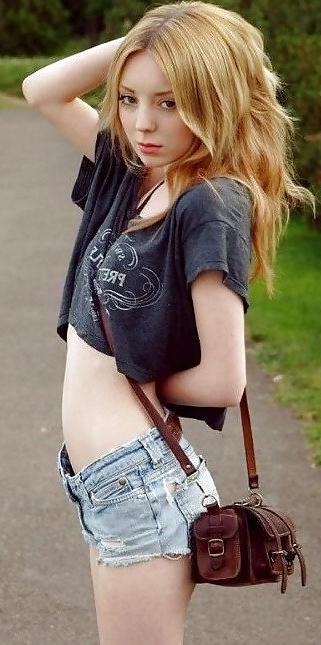 25P Queens in jeans XXVIII