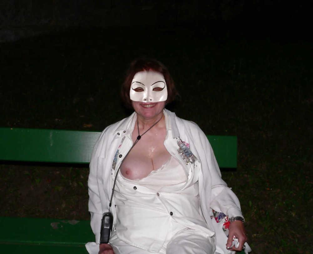 9P My Shy Wife -Outdoor
