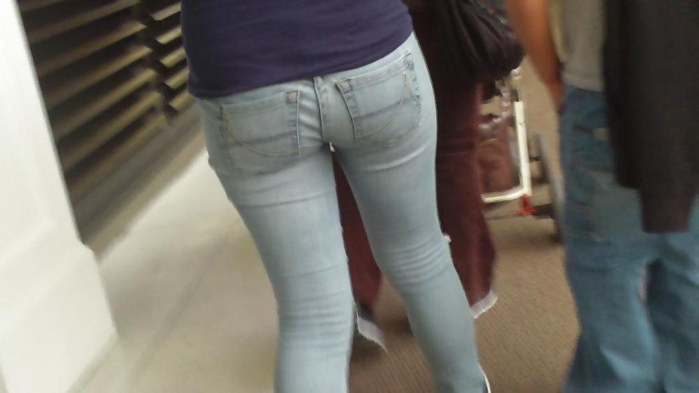25P Ass & butts in jeans so nice