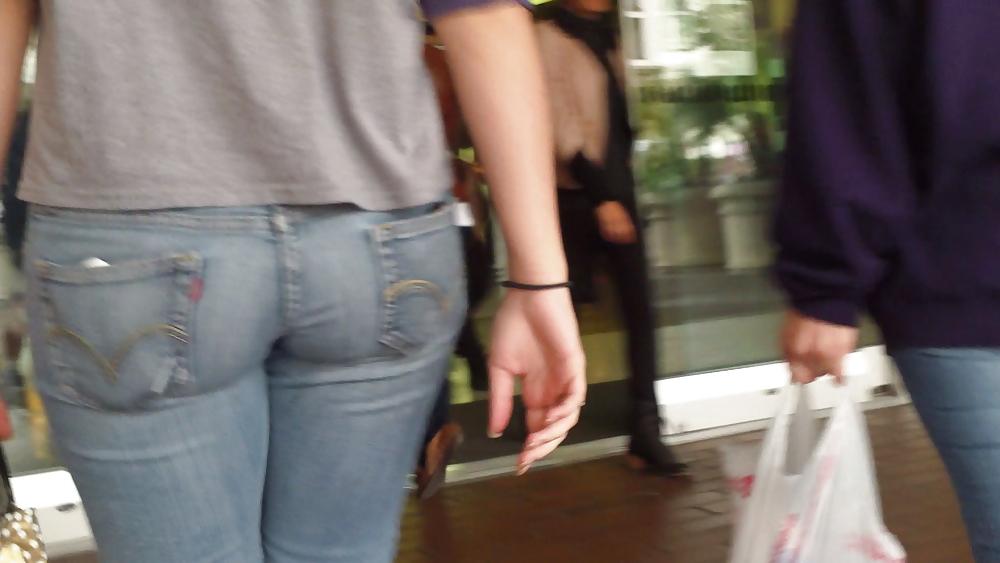 25P Ass & butts in jeans so nice
