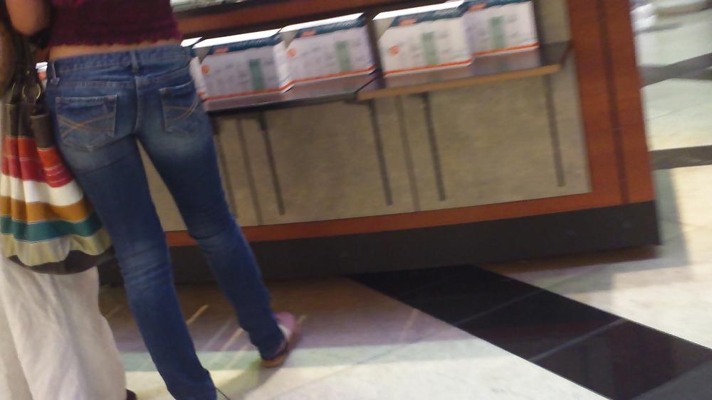 25P Ass & butts in jeans so nice